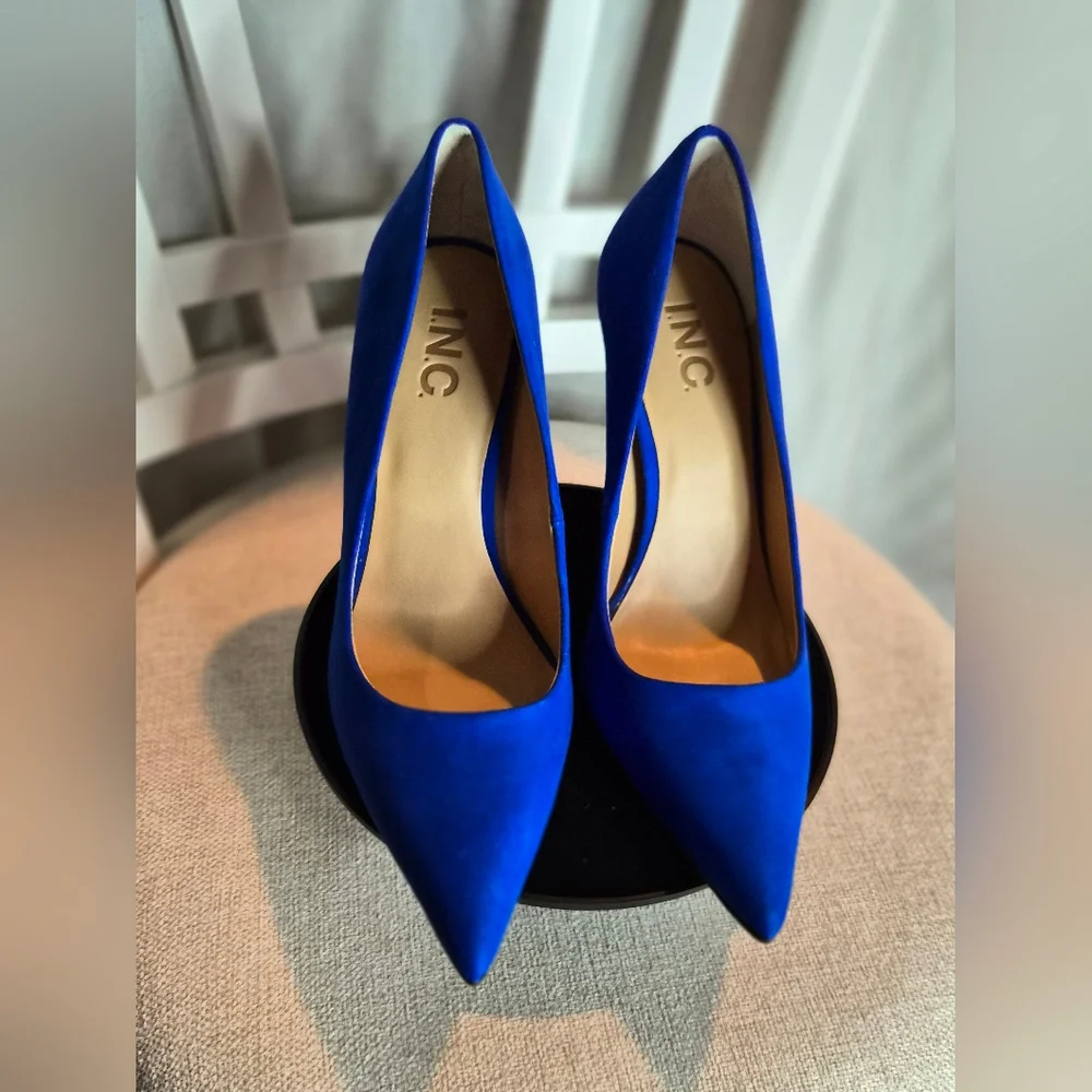 I.N.C. International Concepts® Stunning NIB Cobalt Blue 7M Shelya Pumps